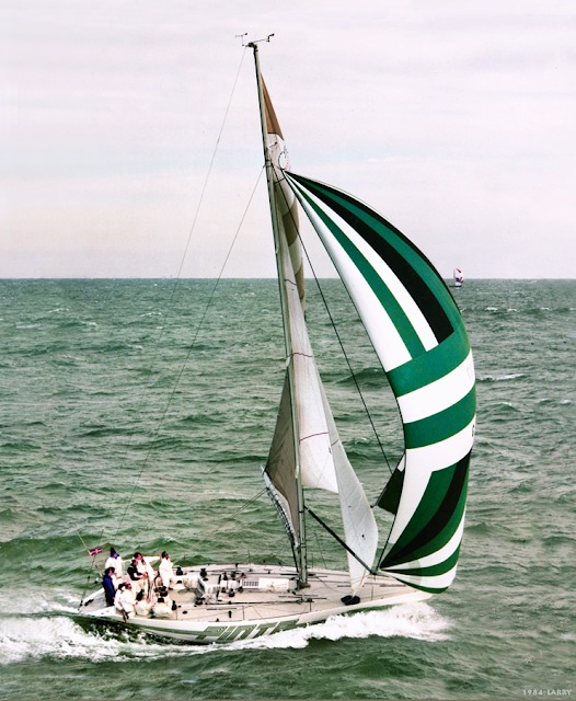 Eine Pinta unter Segeln