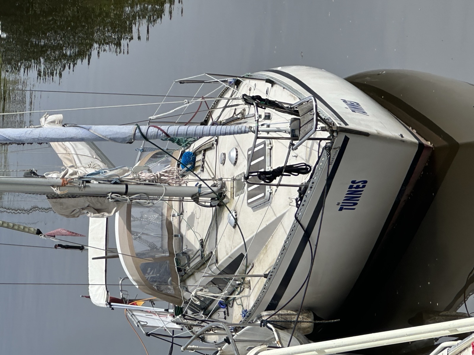 Niña (Tünnes) — Beneteau First 30 im Hafen