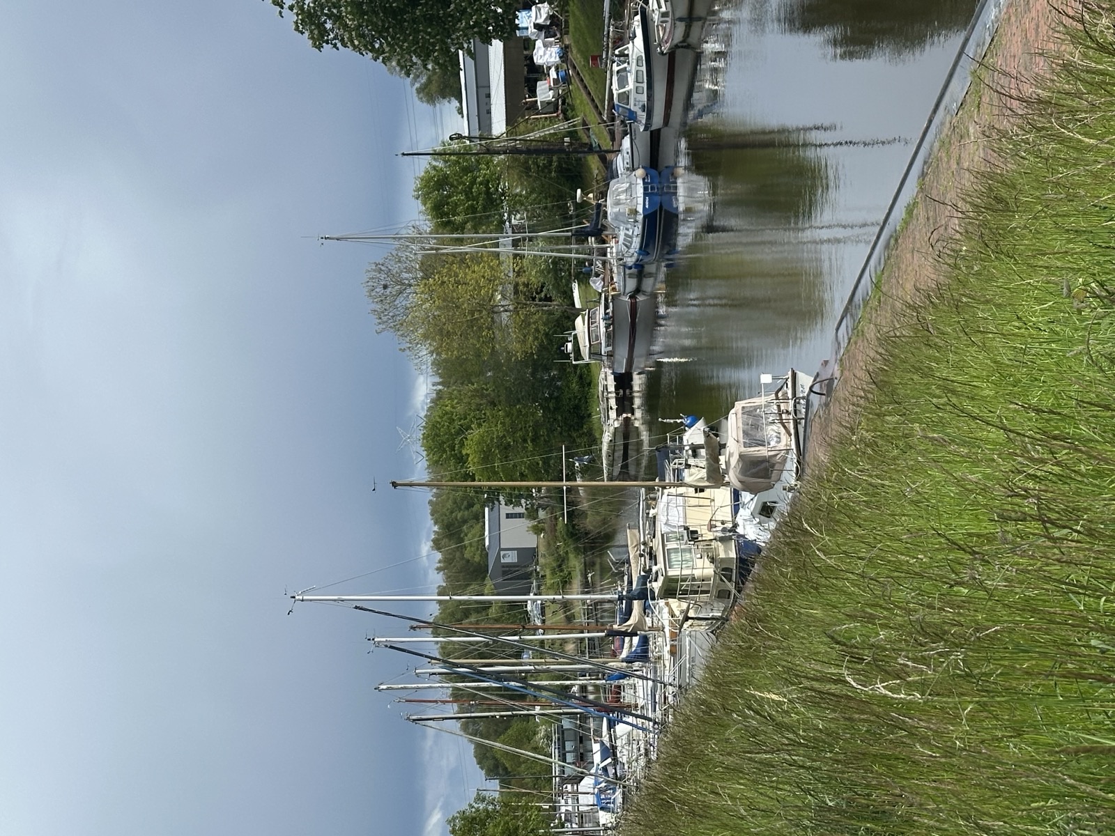 Alter Hafen Rüstersiel — Blick die Maade entlang